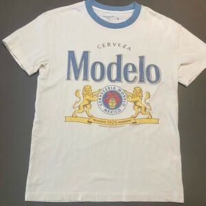Abercrombie & Fitch Cream and Blue Graphic Modelo Beer Tee Sz Men’s Small